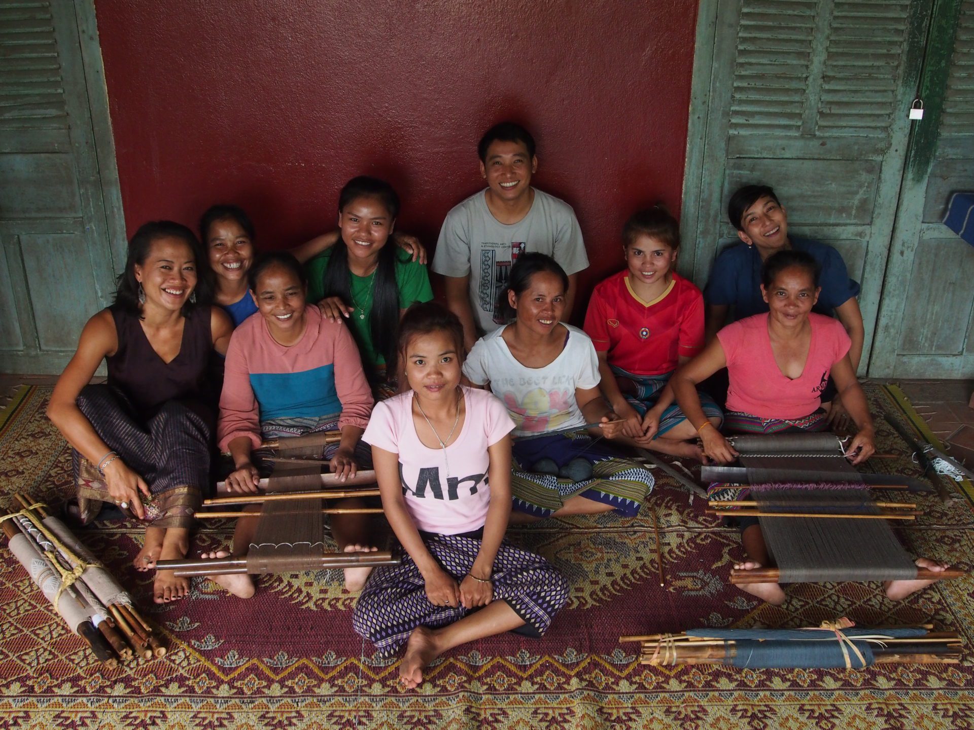 Group of Katu artisans with their looms