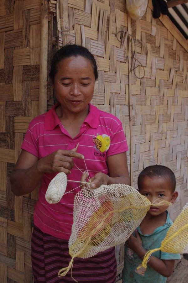 Kmhmu artisan crocheting bag