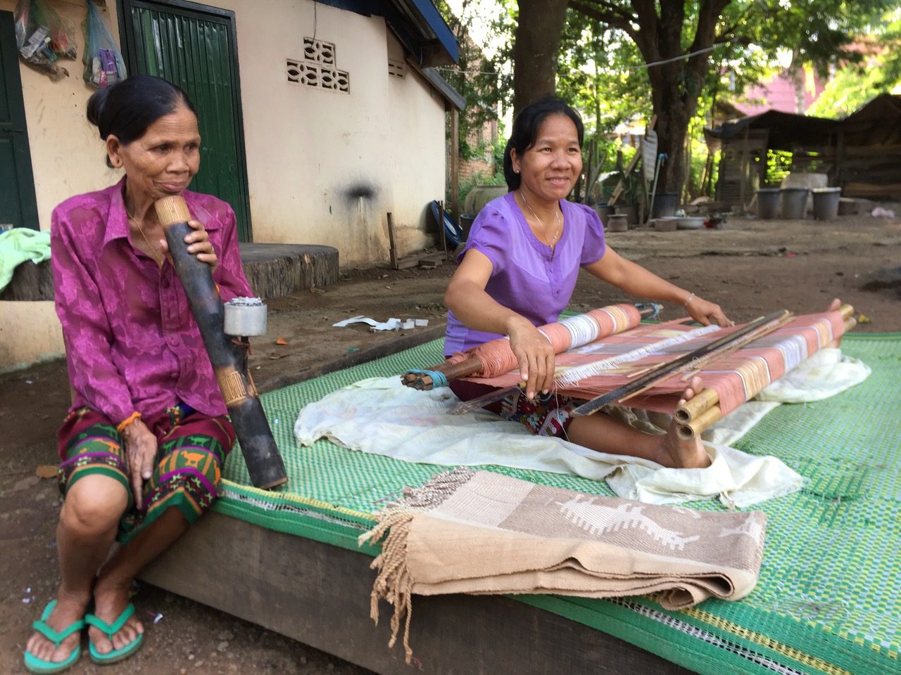 Mother and daughter Kriang Nge artisans Laos